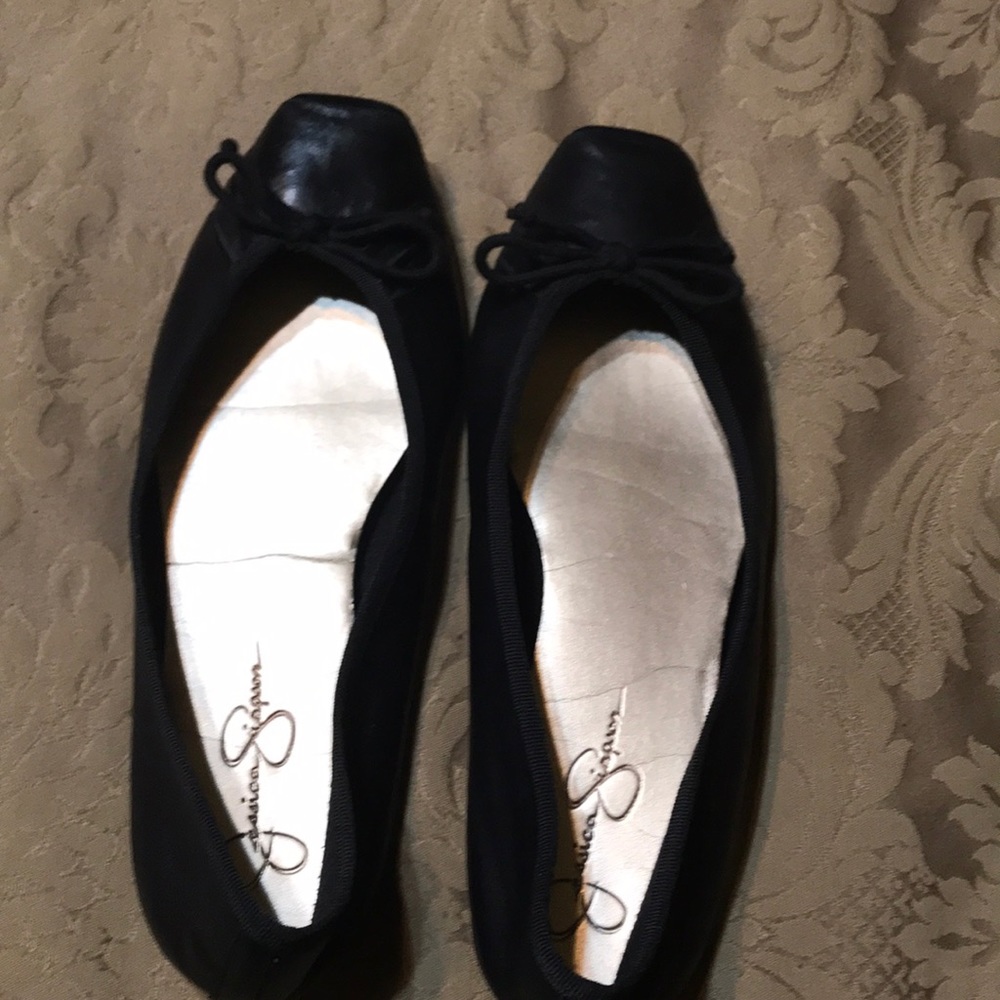 Gently used Flat black shoes